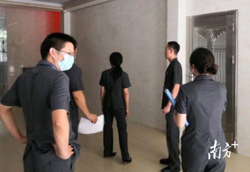 上门与当事人沟通。