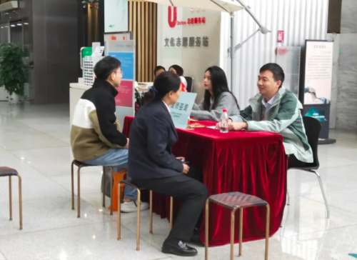 “有法律问题周末到图书馆找律师”深圳图书馆公益律师全年服务超700小时