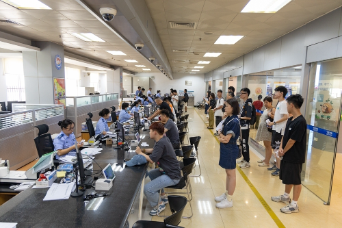 中山市公安局推出出入境暑期惠民服务(图1)
