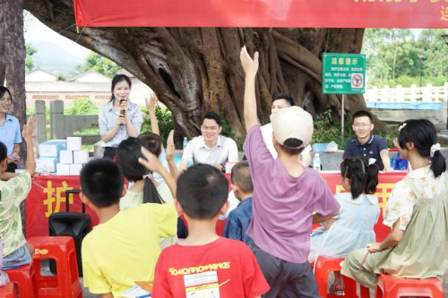 河源连平古榕树下设讲堂入村普法暖民心(图2)