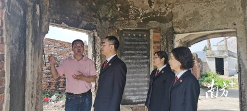 2022年3月，新会区检察院公益诉讼办案组到梅阁码头旧址实地走访。
