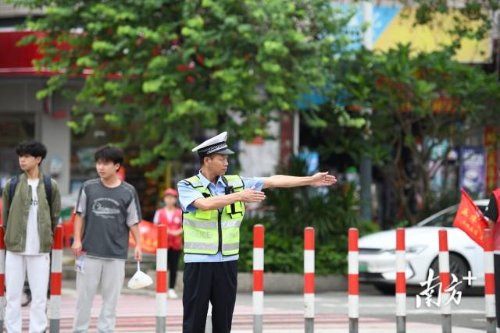 五华强化整治力度，通过系列举措，开展道路交通安全工作。受访者供图