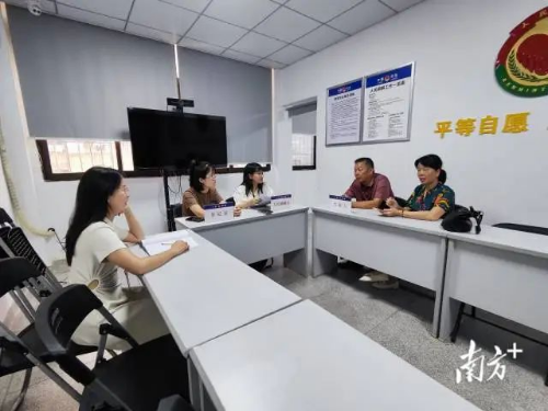 金平区金东街道行政复议调解工作站开展行政纠纷调解工作现场。 受访者供图