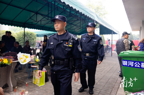近年来，广州清明祭扫实施预约措施，每天有超8万人到此祭扫。