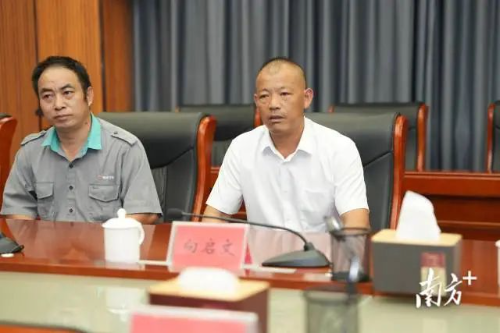 向绍彬父亲特别感谢江门市委、市政府和江门市见义勇为基金会一直以来对他们一家人生活的关怀与帮助。  