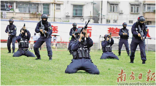 感受别样“警”彩