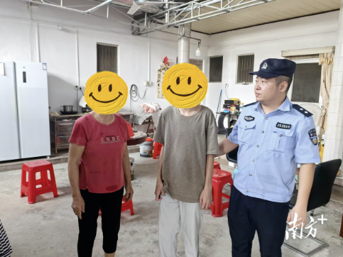 登塘镇帮助走失未成年人回家。受访者供图