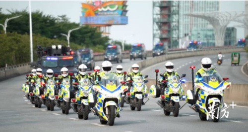 千灯湖畔的警民共巡，这些生动的平安图景，正是佛山以“绣花功夫”推进法治平安建设的缩影。佛山市委政法委供图
